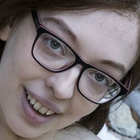 Еббі Санні Оголені