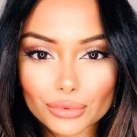 Афшан Азад Оголені