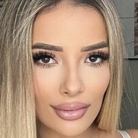 Аіда Томорроу Оголені