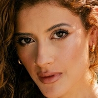 Алана Рей Оголені