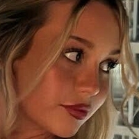 Алара Ріессе Оголені