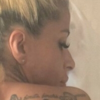 Алейсфіт Оголені