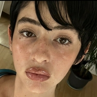 Алексіс Карранза Оголені