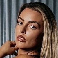 Аманда Роуз Саккоманно Оголені