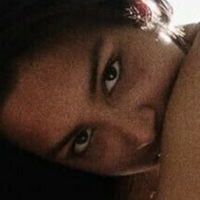 Емі Лілі Оголені