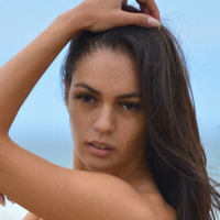 Андреа Енд Оголені