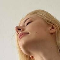 Енджел Елліс Оголені