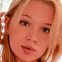 Анна Гомес Оголені