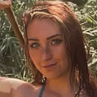 Анна Єлизабет Оголені