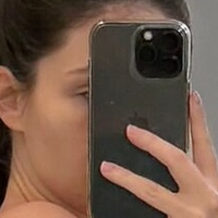 Квітнева Аліна Оголені