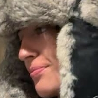 Ейвері Сайрус Оголені