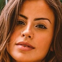 Беатріс Ассіс Оголені