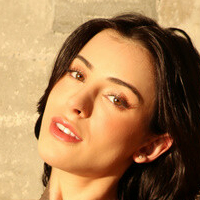 Белла Лонгіньо Оголені