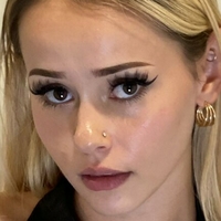 Бріаннабум Оголені