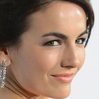 Каміла Белл Оголені