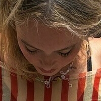 Шарлотта Роуз Бенджамін Оголені