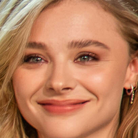 Хлоя Морец Оголені