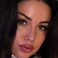 Крістіана Лав Оголені