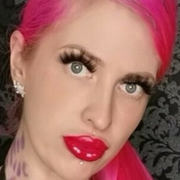 КьорвіЕнні Оголені