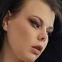 Далія Девіль Оголені