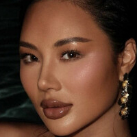 Дейзі Чен Оголені