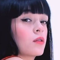 Дана Хено Оголені