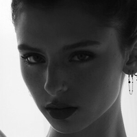 Денеб Оголені