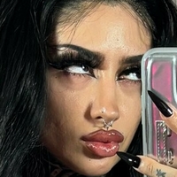 Ірігі Міні Фрі Оголені