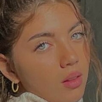 Ела Беері Оголені