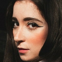Елла Лугоші Оголені