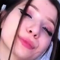 Елла Мілано Оголені