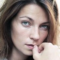 Емілі Девіль Оголені