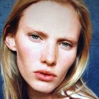 Емілі Бейкер Оголені