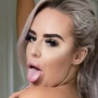 Емілі Джеймс Уорд Оголені