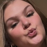 Емілі Смоллс Оголені