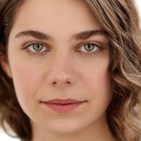 Емілі Верла Оголені