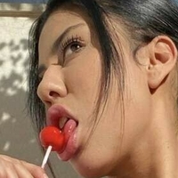 Емілі Міллерс Оголені