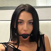 Емма Космо Оголені