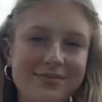 Емма Єльшен Оголені