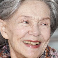 Еммануель Ріва Оголені