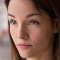 Естер Нубіола Оголені