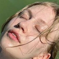 Евія Лейс Оголені