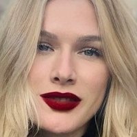 Фіорелла Маттеїс Оголені