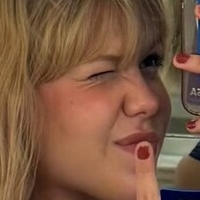 Джіо Агілера Оголені