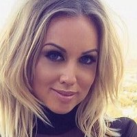 Ханна Мартіні Оголені