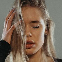 Холлаура Оголені