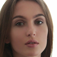 Голлі Хаїм Оголені