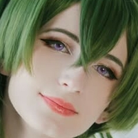 Голлі Вайт Оголені