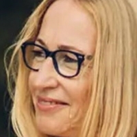 Аїріс Батткус Оголені