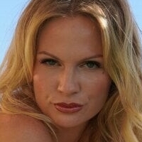 Ізабелла Кіко Оголені